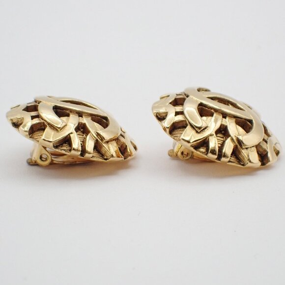 CHANEL CC Logo Round Button Earrings Clip-On 2 5 Gold Vintage - Picture 3 of 9